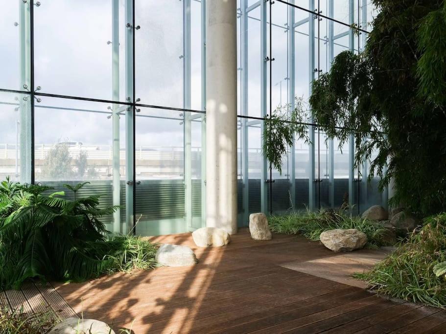 Stylish Urban Sanctuary With Parking Daire Londra Dış mekan fotoğraf